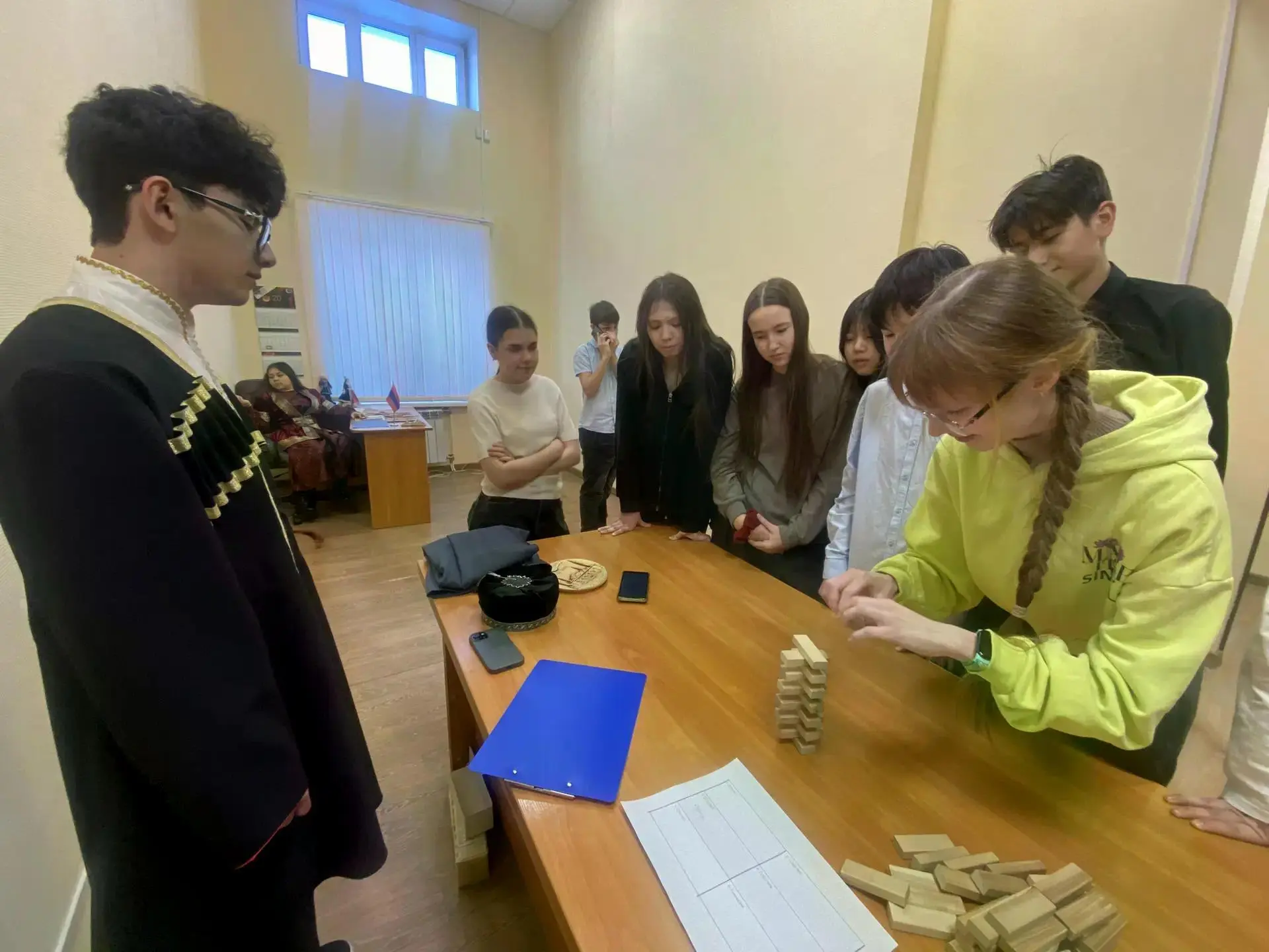 Ученики 7в класса стали участниками городского мероприятия «Живое слово»  Учащиеся 7в класса активно