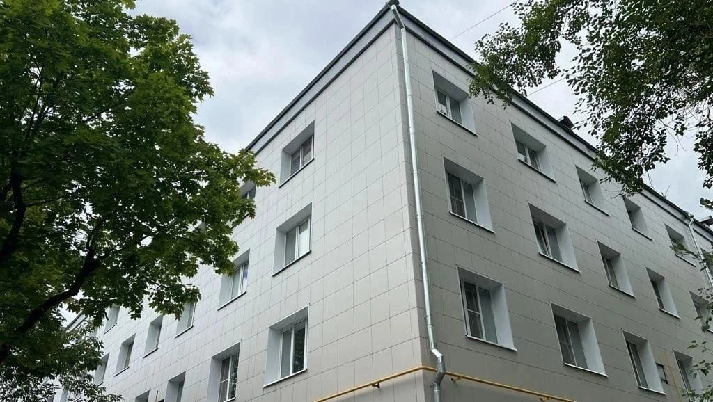 В Краснозаводске завершился капитальный ремонт фасада дома на ул. 1 Мая, 39. Обновление...