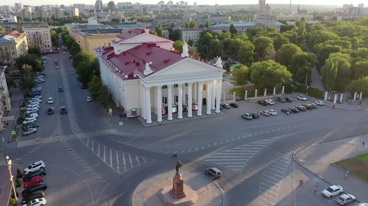 Уважаемые зрители!