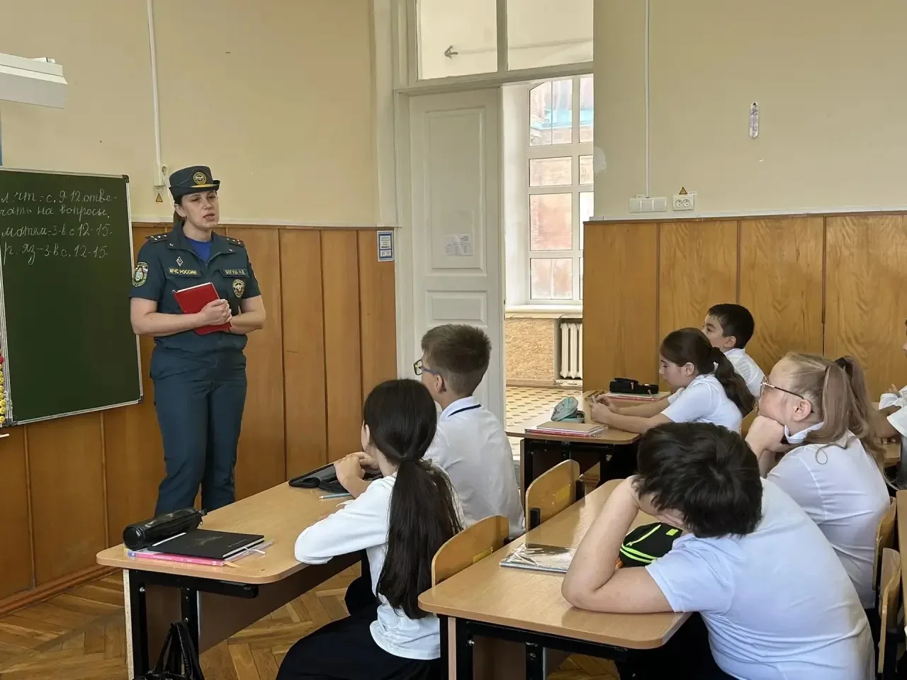 📢В МБОУ «Майкопская гимназия 5»прошел урок безопасности и практическая тренировка по э...