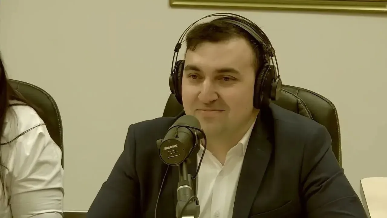 Максим Астраханцев родился в селе Александровский Завод Забайкальского края. В 2013 год...
