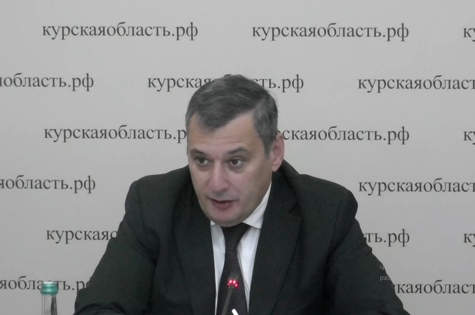 Александр Хинштейн вернулся с реабилитации и провёл заседание правительства