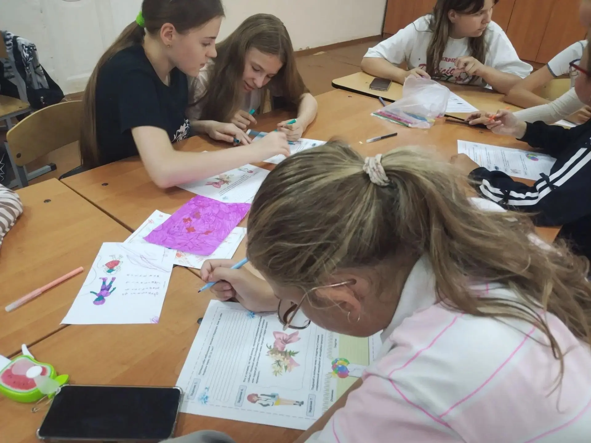 🎉Яркие моменты недели в лагере «Созвездие»! 
На прошлой неделе, в преддверии Дня молодёжи, в нашем 