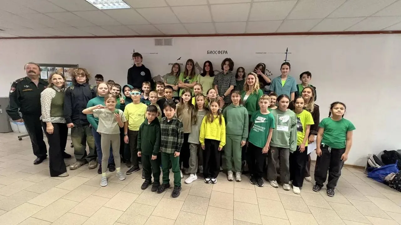 🔥Яркая пятница!  💚В пятницу наша школа буквально расцвела! «Зеленая пятница» прошла на ура, и коридо