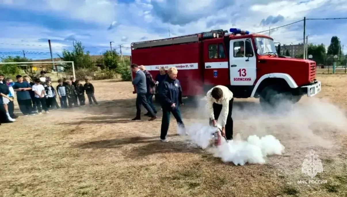 В школе № 15 Волжского провели тренировочную эвакуацию.