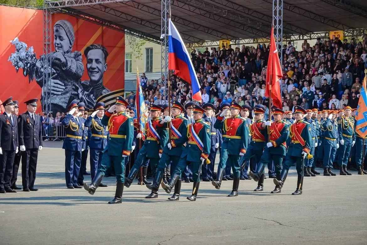 На главной площади Оренбурга прошло торжественное мероприятие в честь 81-й годовщины Победы в Велико