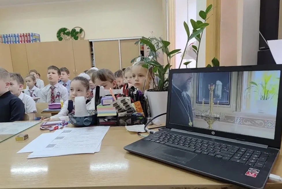 🌷 В школе прошел единый урок милосердия, приуроченный к Всекрымской благотворительной акции «Тюльпан