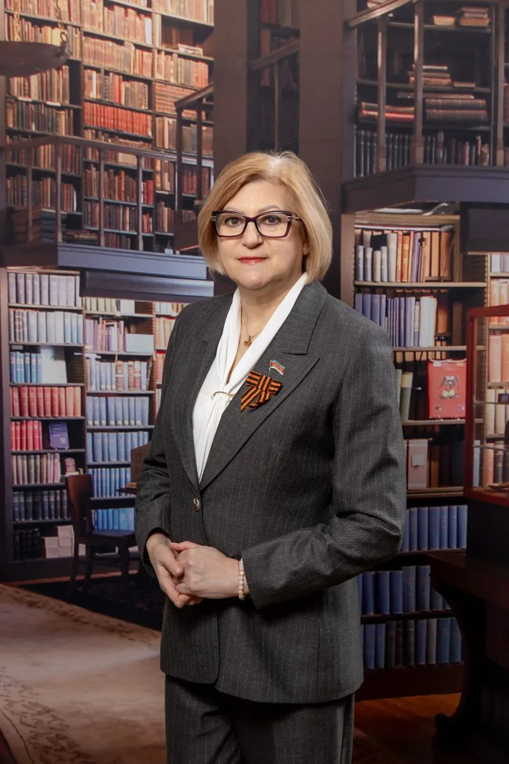 🎉Сегодня свой юбилей отмечает директор школы №12 Турецкая Елена Лазаревна.                    🎊На пр