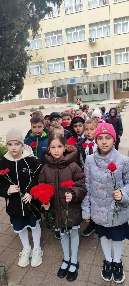 Орлята нашей школы продолжают важную и трогательную работу — знакомство с историей жизни Левона Торо