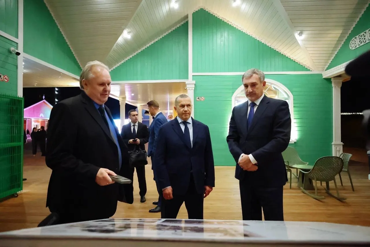 Окно в Азию: Трутнев прошел по туристическому Благовещенску