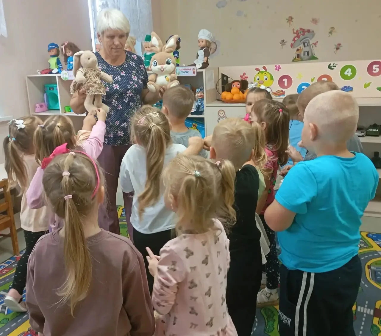 Добрый праздник  25 августа напоминает всем людям, как важно мириться после ссоры, прос...