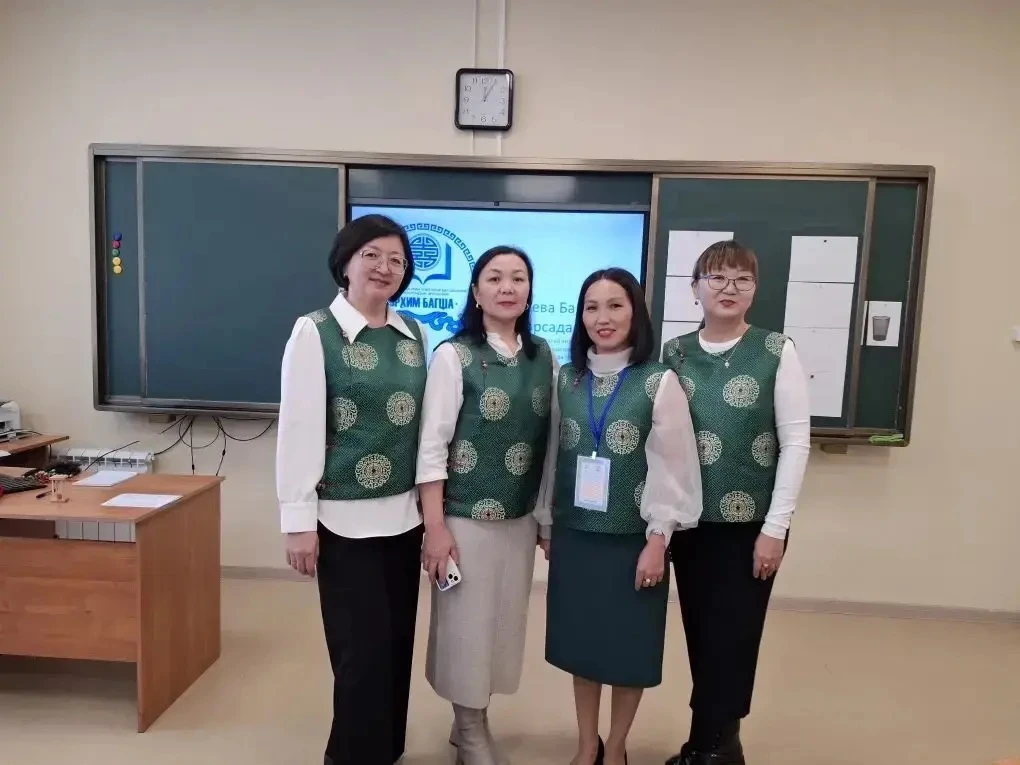 ✨ Наш талантливый педагог, учитель начальных классов Шугаева Баирма Базарсадаевна участвует в прести