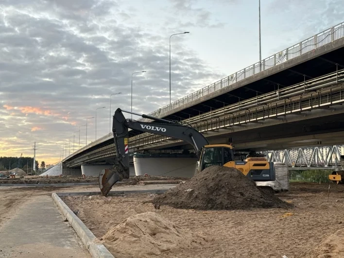 Королев проинспектировал строительство Западного моста в Твери. Об этом сообщила пресс-...