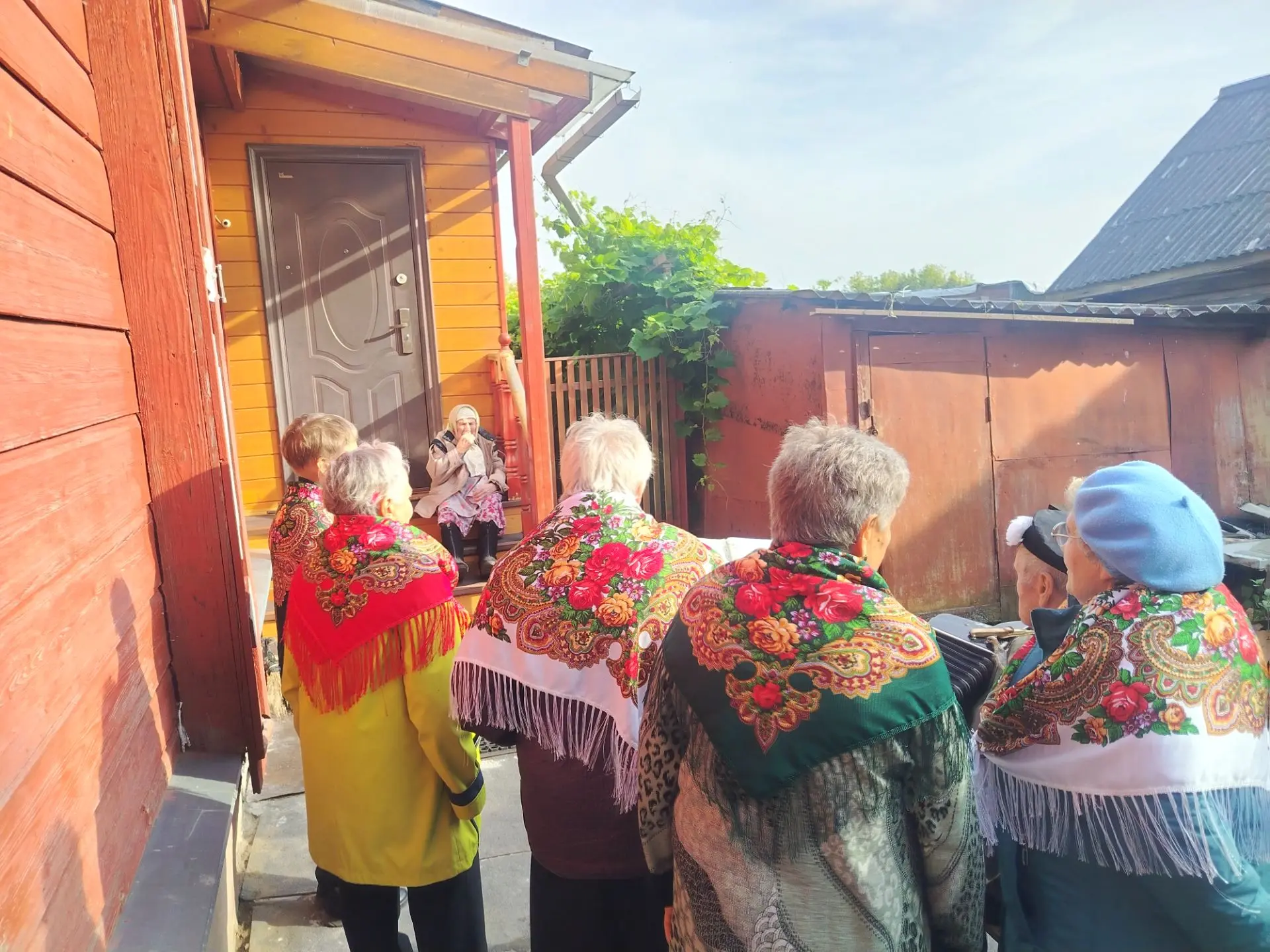 Праздничная программа «А в сердце молодость поёт» для жителей села Кузьмадино