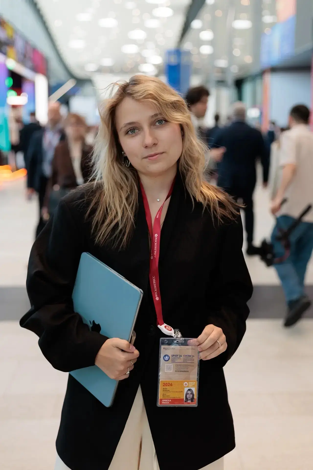 ✨На ПМЭФ впервые в этом году работает студентка Первой Академии медиа — Алина Романова ...