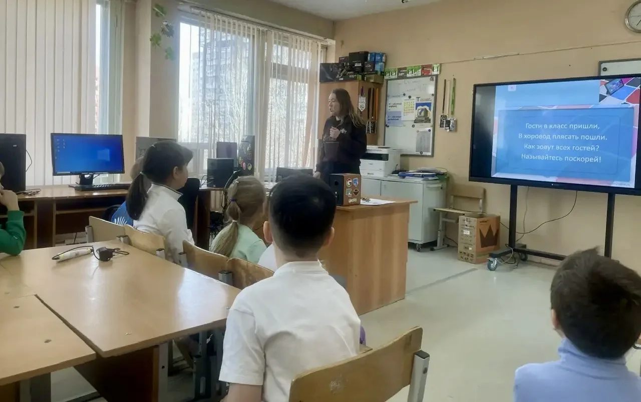 🏫Во время весенних каникул наша школа не пустовала — её коридоры наполнились звонким смехом и любопы