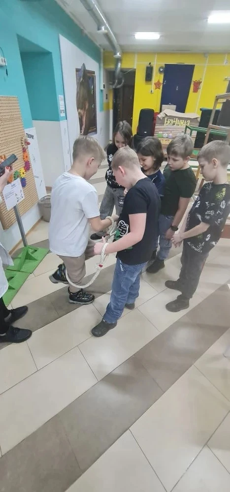 21 марта 2в класс совершил удивительное путешествие в г.Калуга. Ребята посетили "Безумную лаборатори