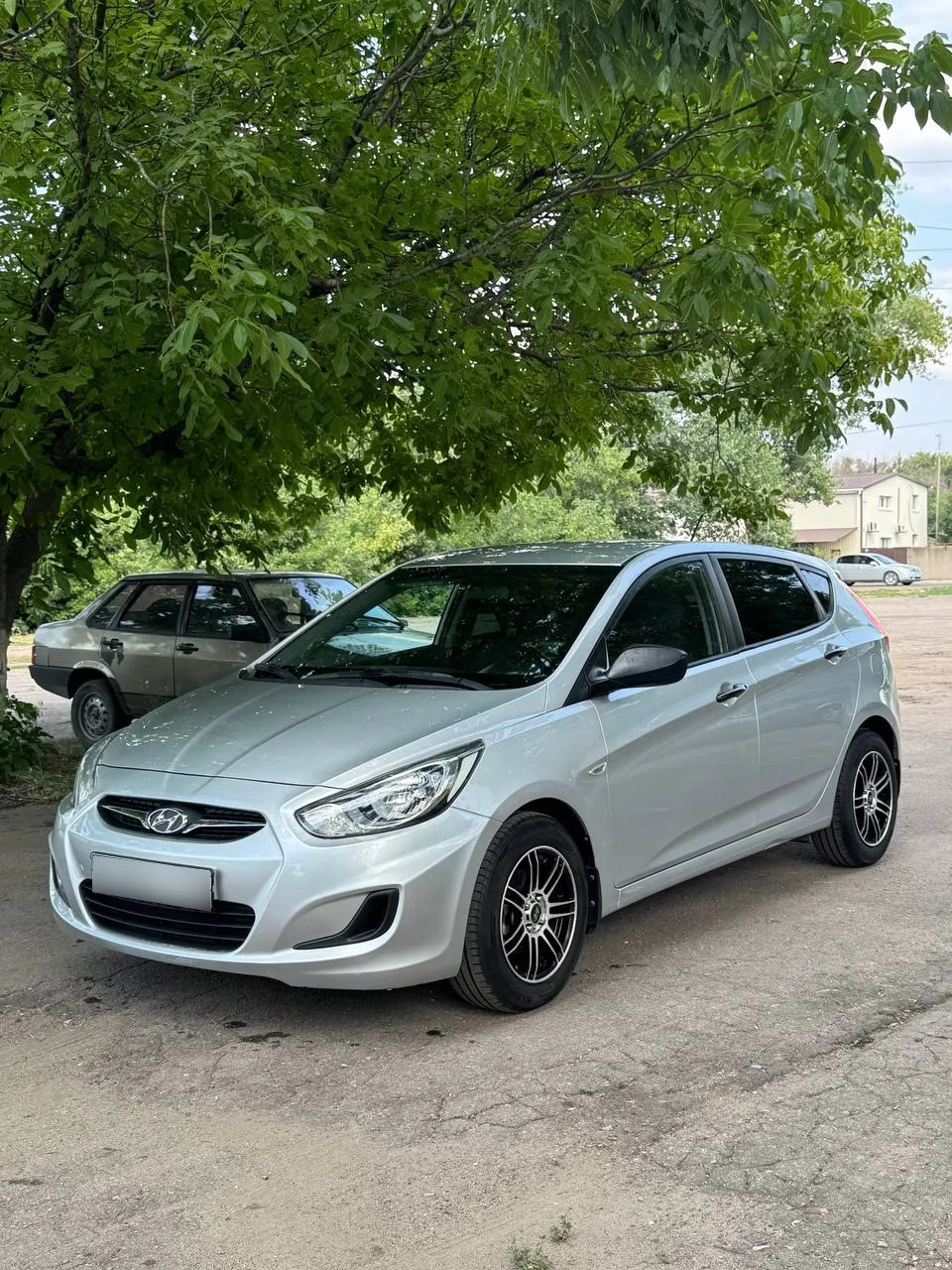 Продам Hyundai Solaris 1.4 бензин, АТ Aisin, 2013 г., б/у, 113.000 км, 920.000 руб.