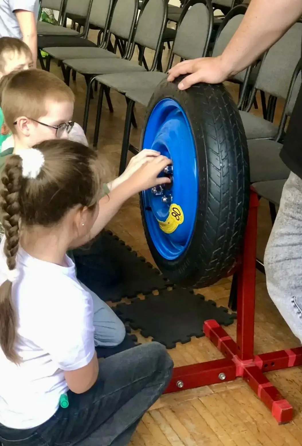 🛞 Какие летние каникулы без повторения, а самое главное соблюдения правил дорожного движения?

В на