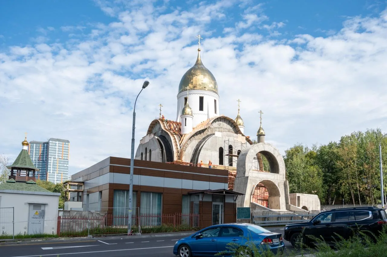 ☦️ Храм Трех Святителей на Мосфильмовской улице откроют для прихожан в июне

В Москве завершается ст