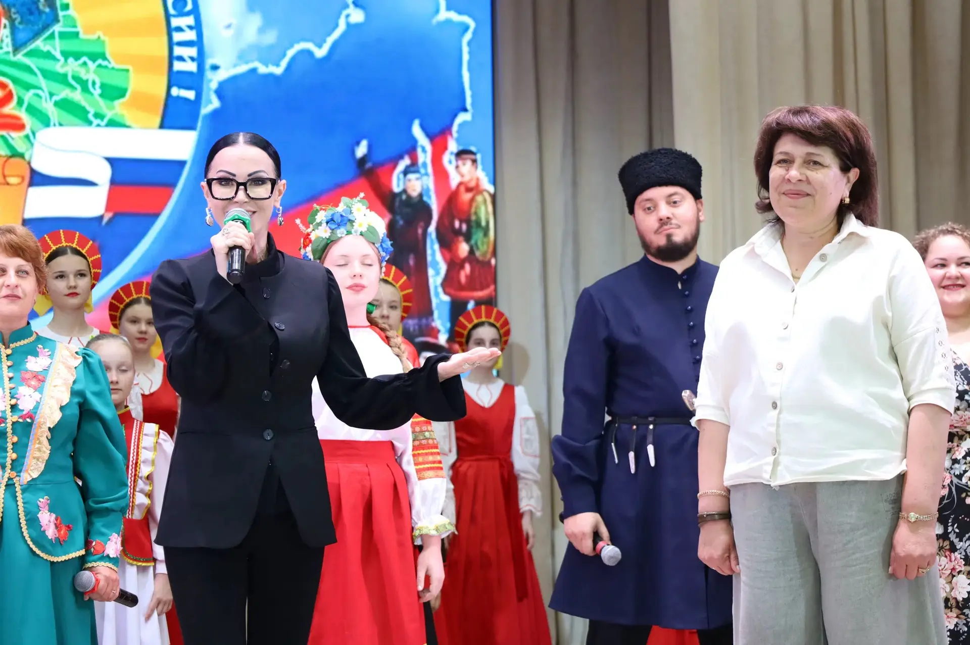 Сегодня район принимал большой творческий праздник. В Полтавском культурном центре прош...
