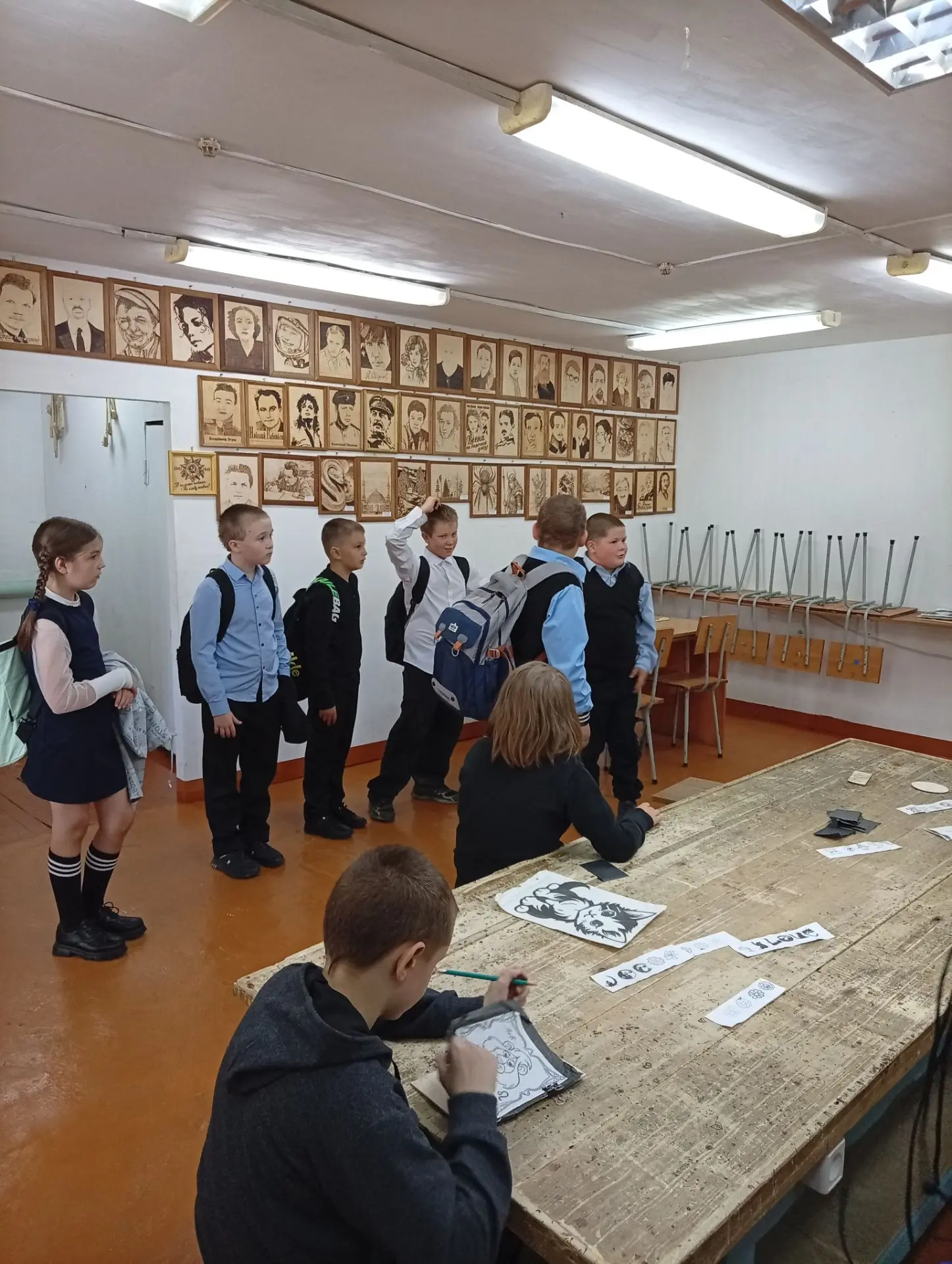 Сегодня к нам с экскурсией пришли ребята из 4 "В" класса школы №3 г. Уржума.