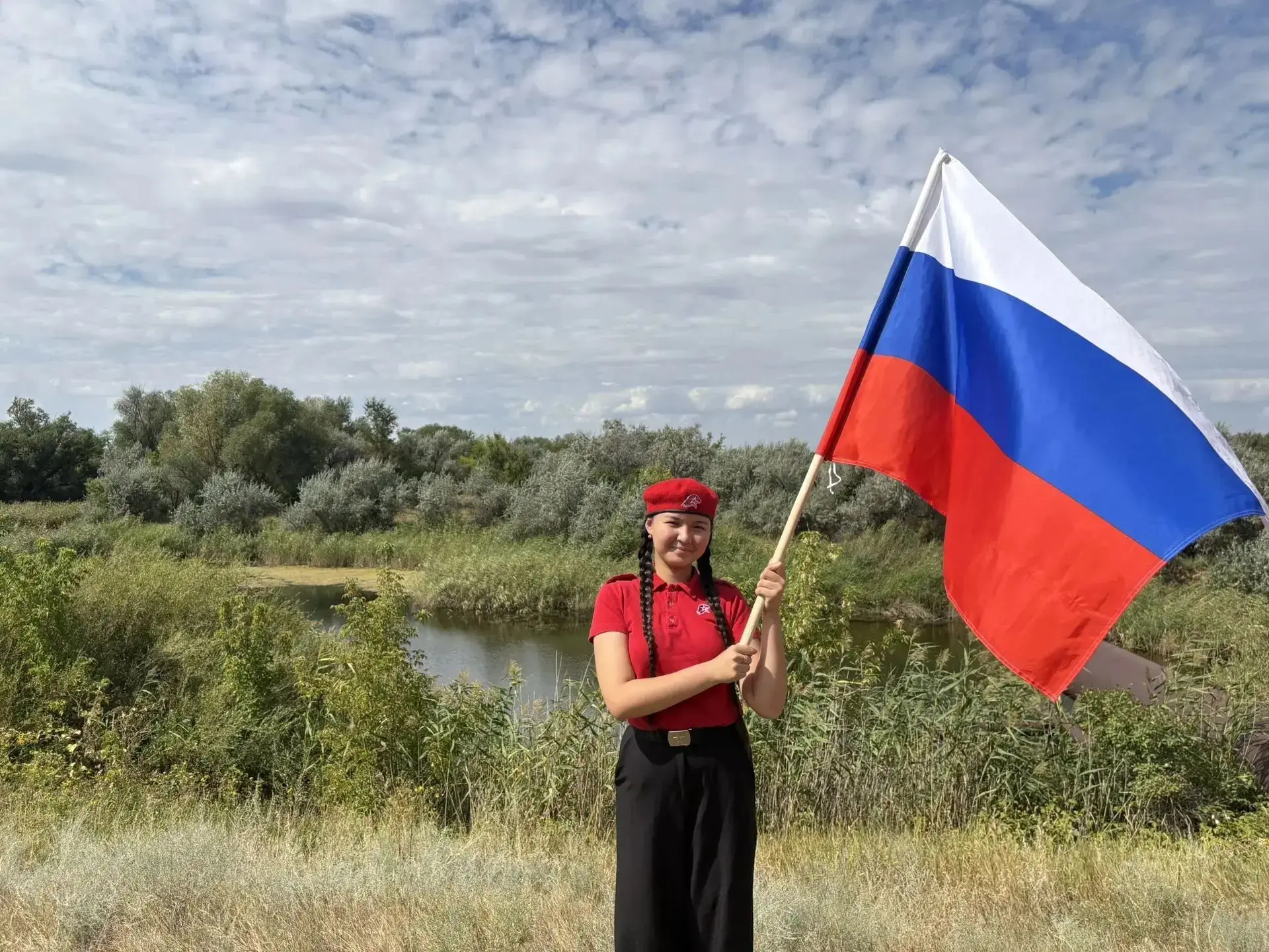 💫Юнармеец Аделина Мурзагалиева (кл.руководитель — Э.А. Юсупова) принимает участие во В...