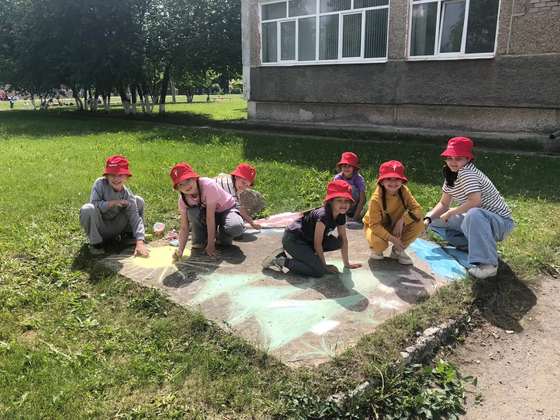 ПЕРВООТКРЫВАТЕЛИ ЛЕТА 🚀 ДЕНЬ ТРЕТИЙ 🎨☀️

Третий день смены Движения Первых в летнем оздоровительно