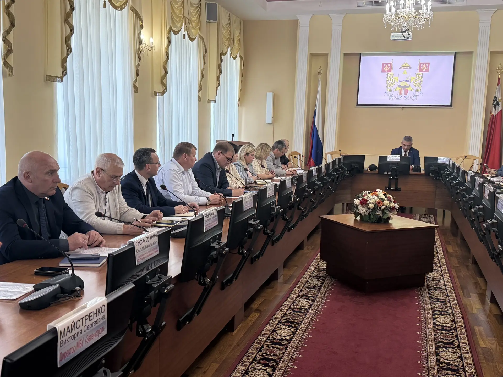 На очередной общегородской планерке в первую очередь подняли вопрос оказания помощи жителям по замен