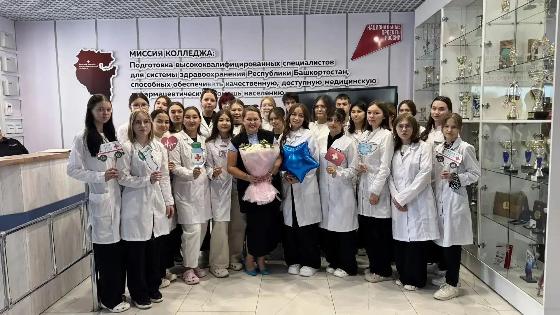 📌Поздравляю всех учеников и учителей, студентов и преподавателей с Днём знаний!