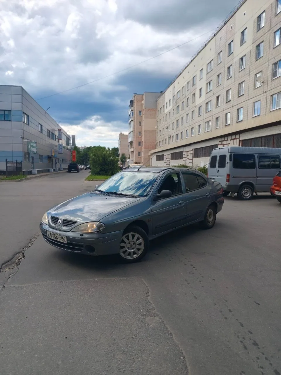 Renault Megan
2002г.в
1.6 16кл
Жирная комплектация
Кордей, гур, 4 эсп, регулировка зеркал, подогревы