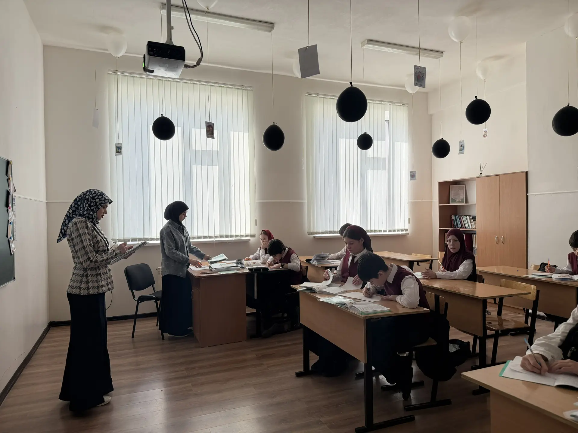 В МБОУ «СОШ № 4 с. Алхан-Юрт» директор школы Дашаева Петимат Имрановна провела плановый обход учебны