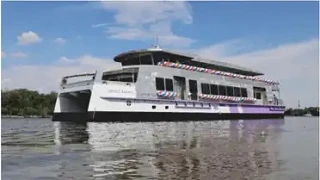 В Самаре торжественно спустили на воду головной пассажирский катамаран проекта 04790 «СОММЕРС-L» (фо