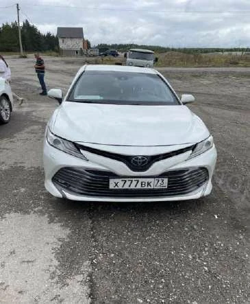 На открытые торги в Ульяновской области выставлен популярный японский седан Toyota Camry ASV70L, реа