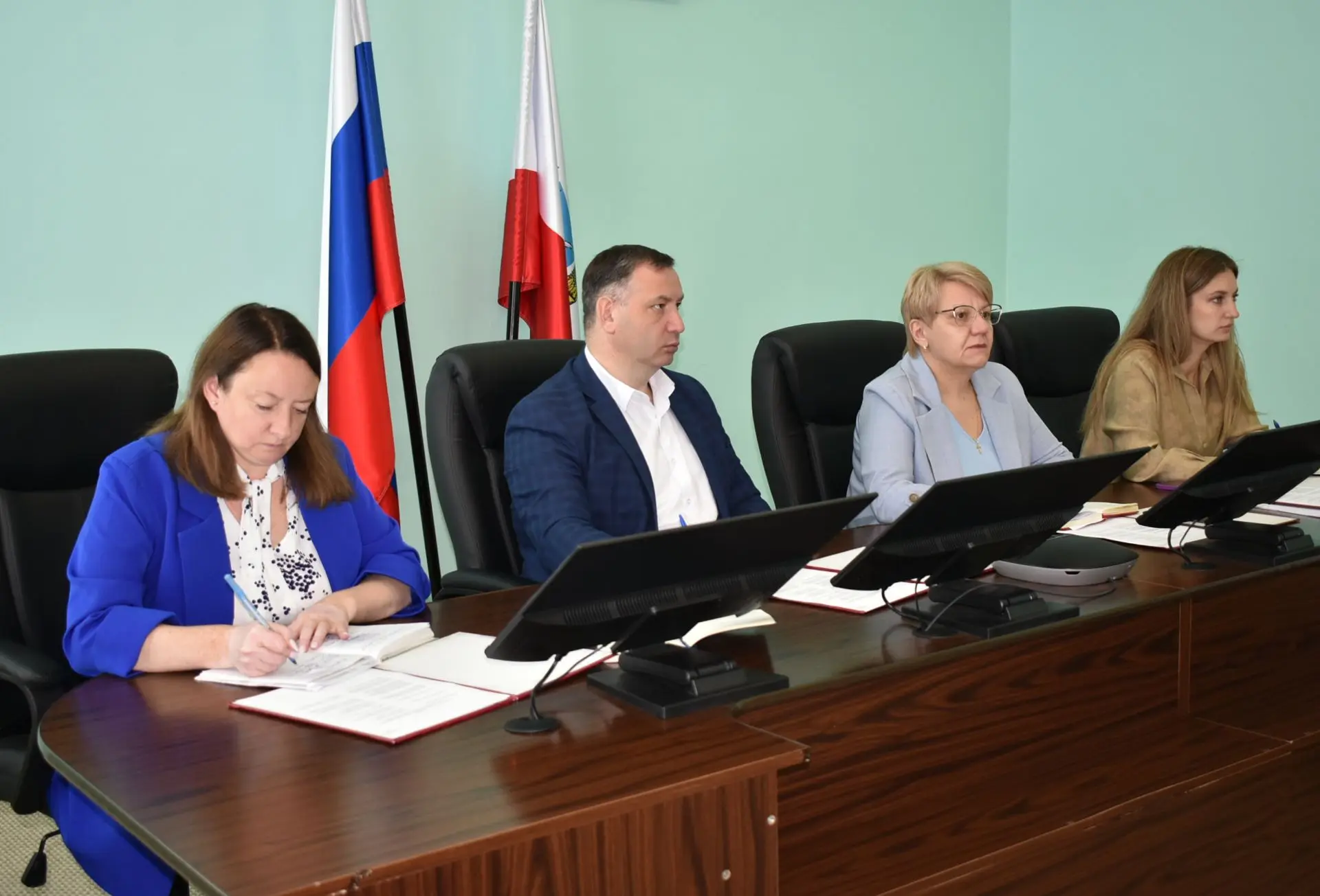 Сегодня провел очередное постоянно действующее совещание с начальниками отделов админис...