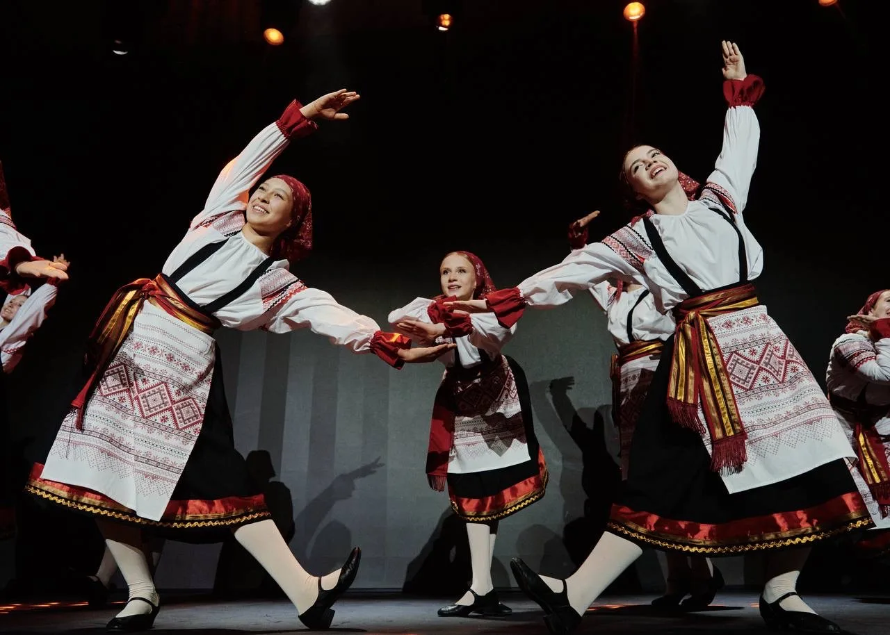 ⚡️ Школьники Ямала официально получили свою первую Ямальскую школьную Весну.  230 ребят из всех муни