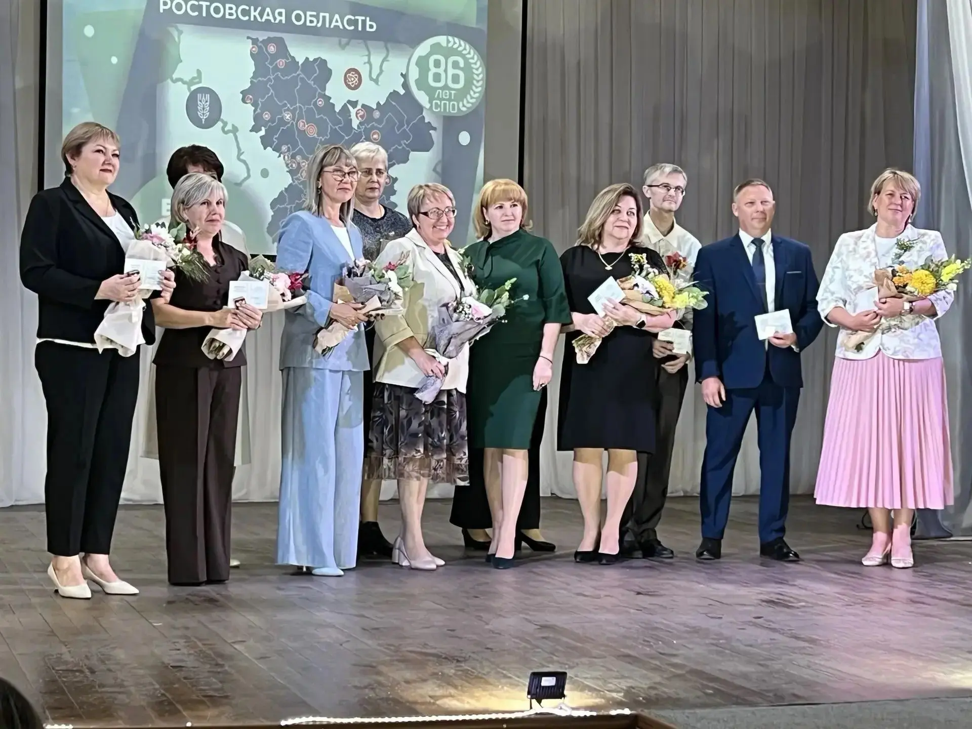 С Днём СПО и с высокой наградой!