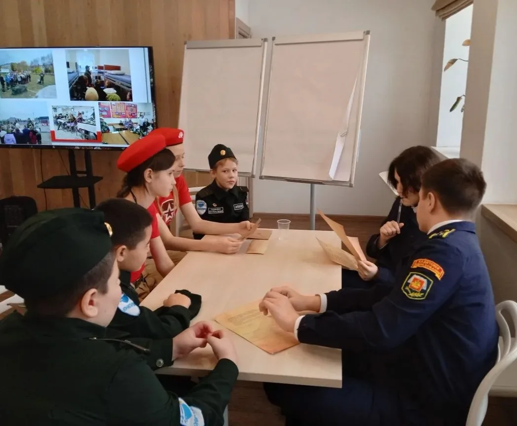 🚀Семиклассники организовали захватывающий квест «Миссия Единство»  Сегодня ребята из 7 "К" класса вп