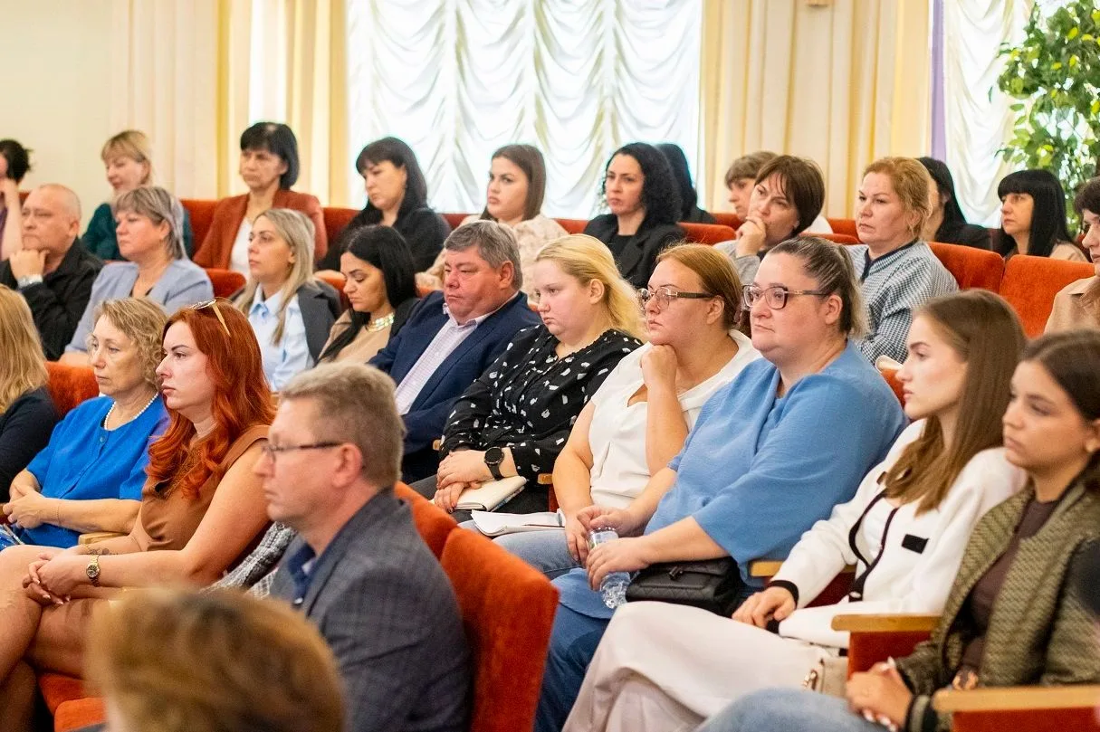 На Дону прошел семинар для специалистов комиссий по делам несовершеннолетних