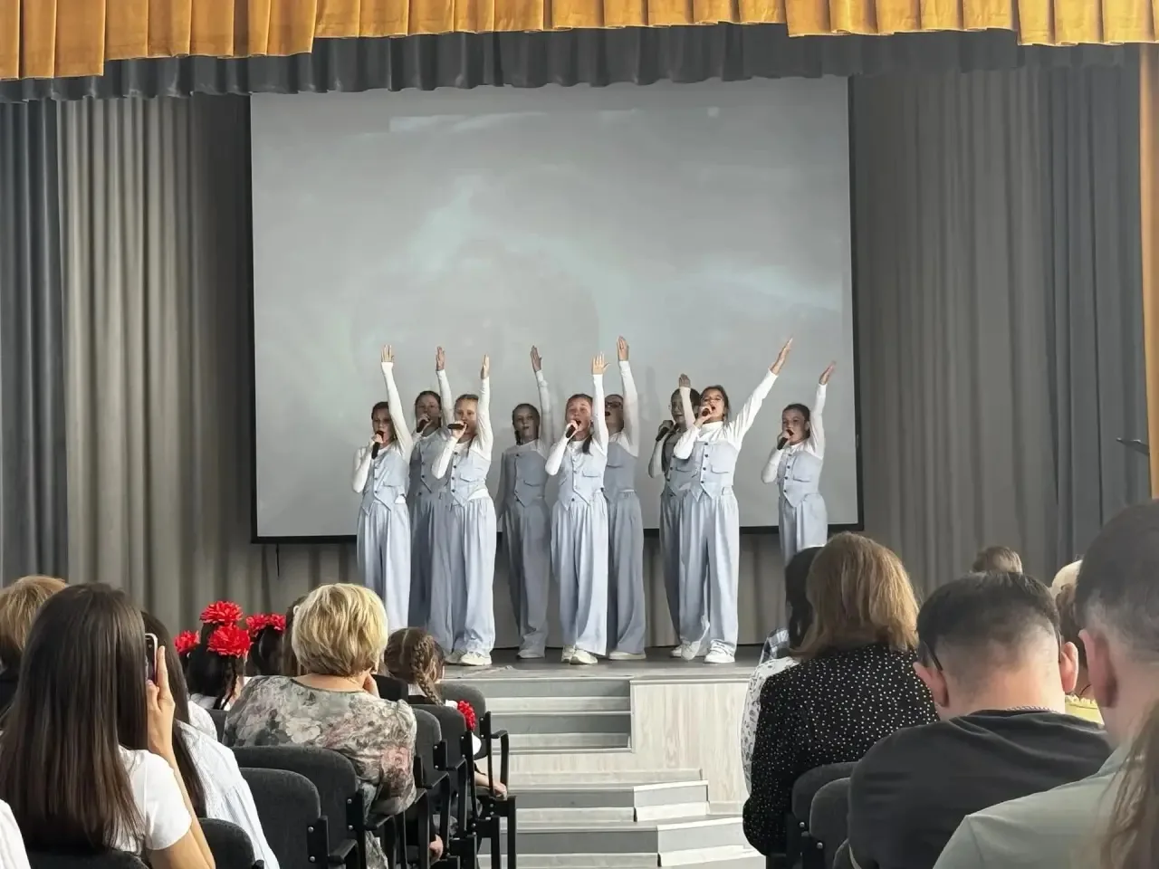 🏆 Парад созвездий: в нашей школе чествовали лучших олимпиадников!
В актовом зале нашей школы сегодн
