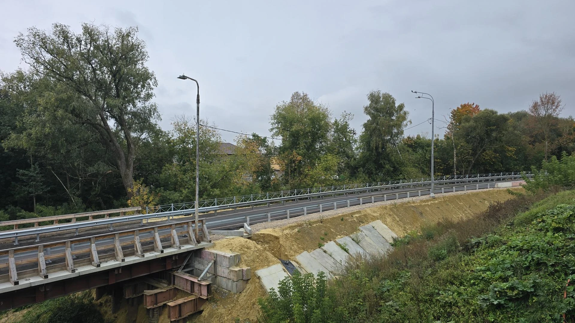 🏗️ Временный мост через реку Северку в селе Непецино открыли в Городском округе Коломн...