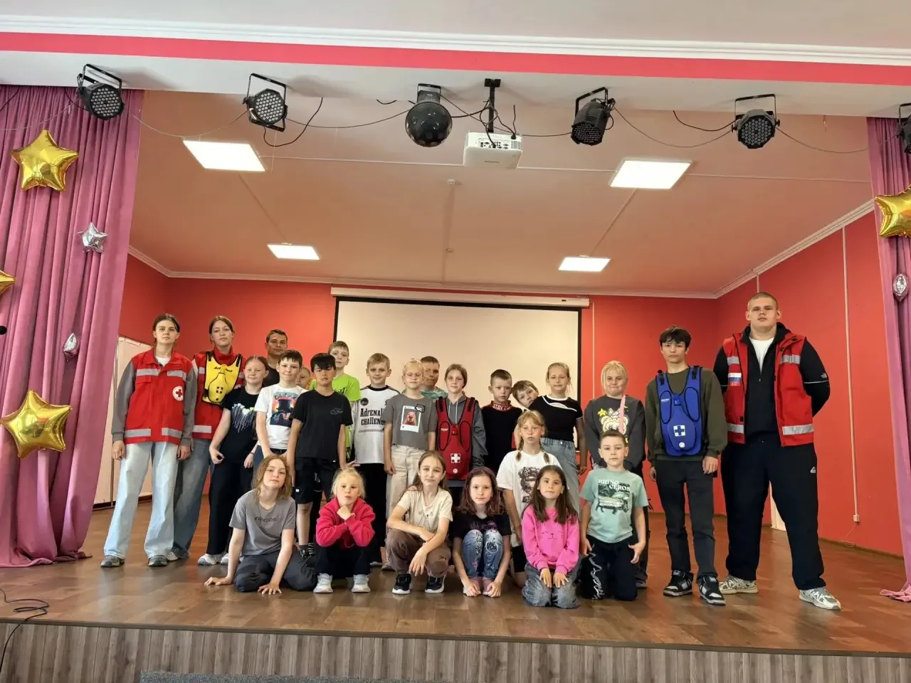 🚑 Мастер-класс по оказанию первой помощи ⛑️
Для воспитанников спортивного и 2 отрядов прошёл мастер