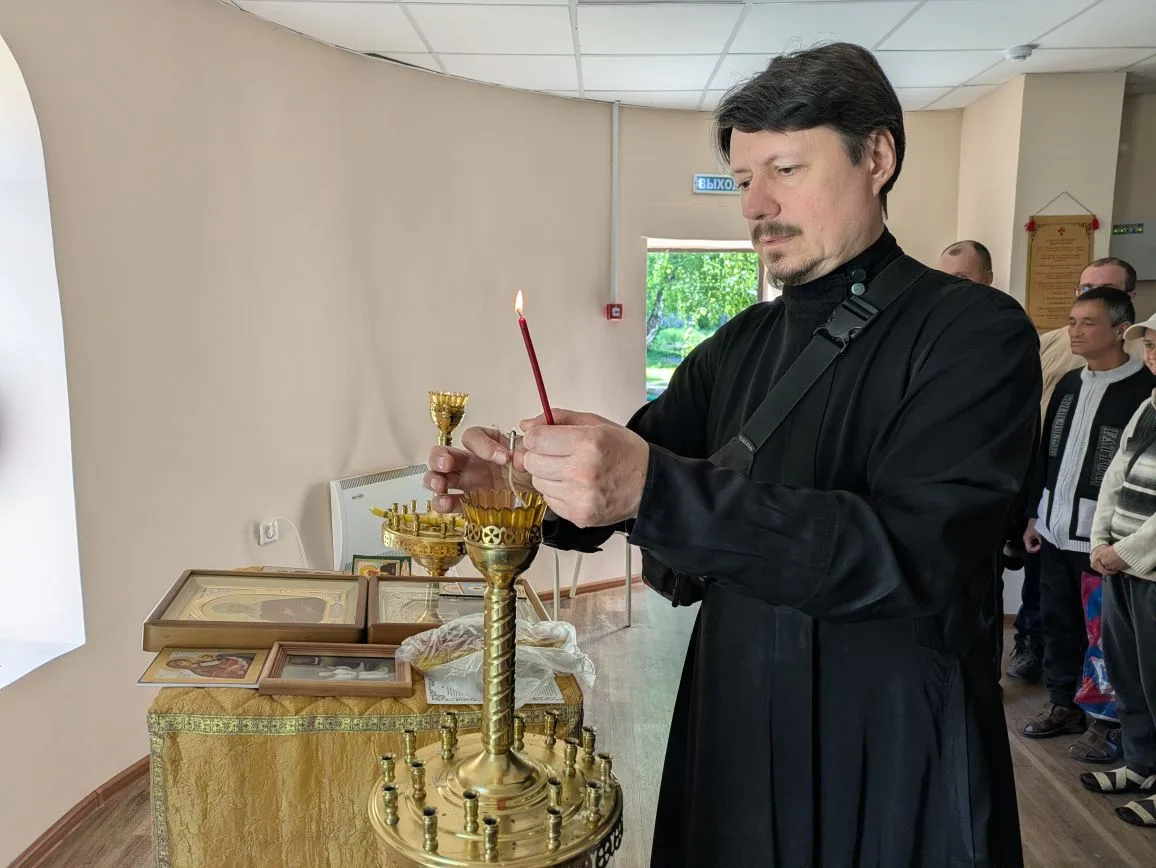Сегодня в день святителя Николая Чудотворца в нашей часовне прошёл праздничный молебен ...