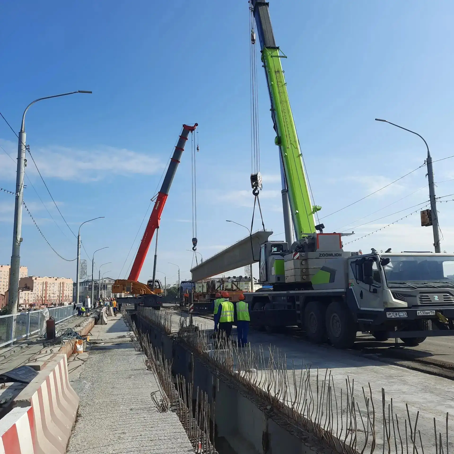 В Оренбурге продолжается ремонт моста через реку Урал на улице Донгузской