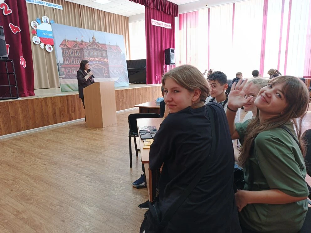 🎓 Сегодня в школе прошла интеллектуальная игра «Что? Где? Когда?» для 7–8 классов!  В нашей школе со