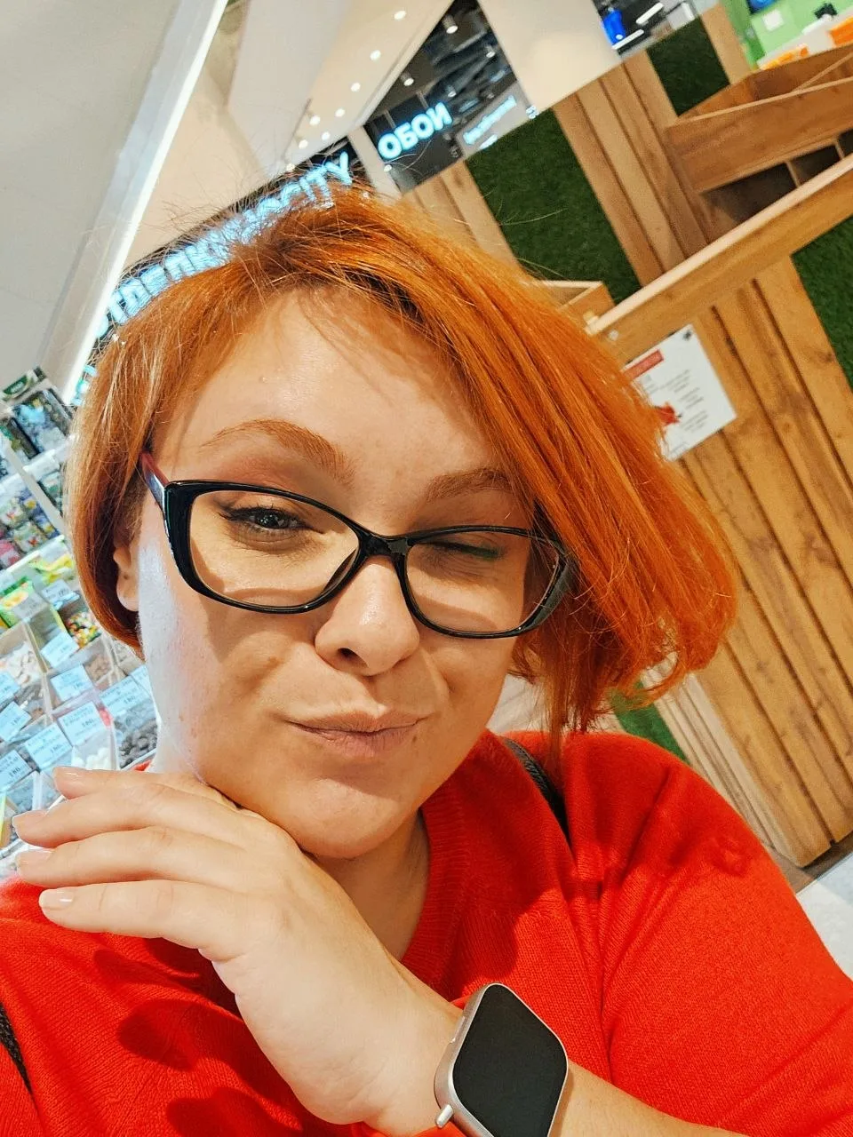 Ну что ж, связали меня и не дали выбрить висок и половину головы. Держали вдвоем муж с ...