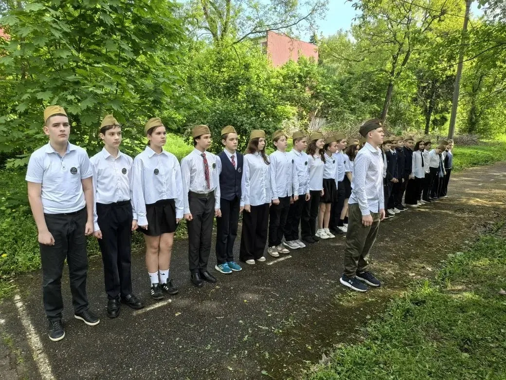 18 мая в нашей школе прошла военно-спортивная игра "Зарница", посвящённая 81-ой годовщине Победы. По