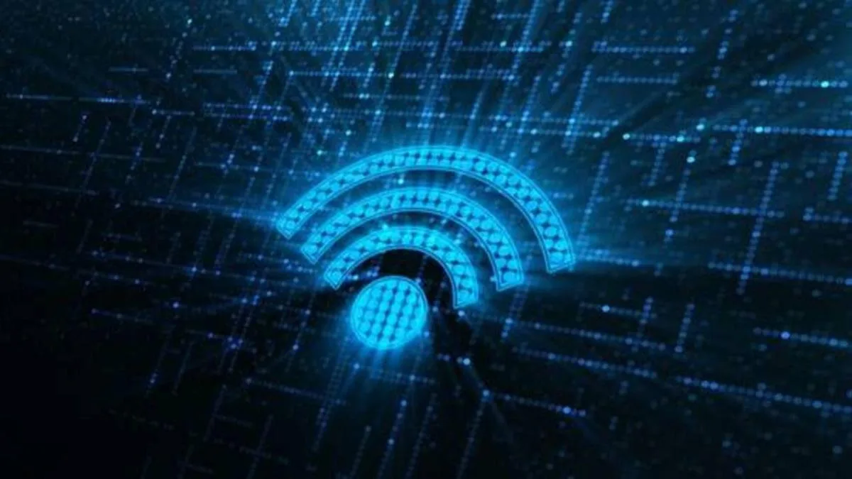 А вы знали, что хакер может взломать устройство через обычный Wi-Fi?

Общественные сети Wi-Fi в ка