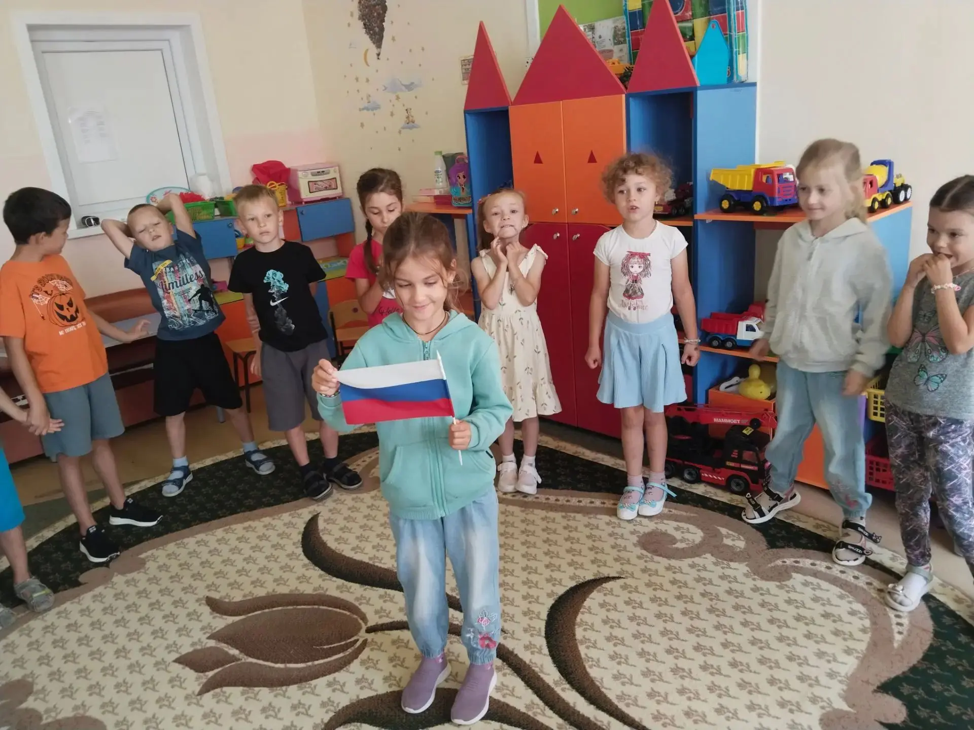 22 августа наша страна отмечает День Государственного флага Российской Федерации. В пре...