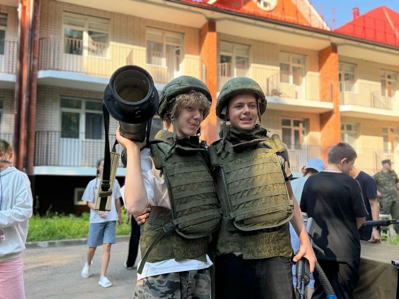 🇷🇺 Вяземская делегация приняла участие в смене «Наследники Победы Смоленщины — 2026»